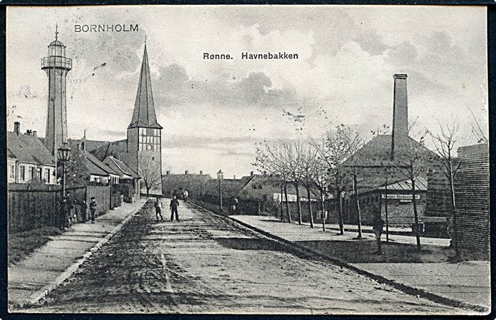Rønne, Havnebakken med fyrtårn og badeanstalt. F. Sørensen no. 470.