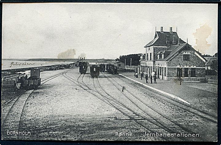 Rønne, Jernbanestation med tog. Frits Sørensen no. 15.