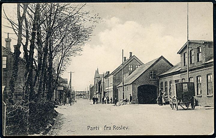 Roslev, Jernbanegade med Roslev Gæstgiveri. T. S. Graversen no. 21702.