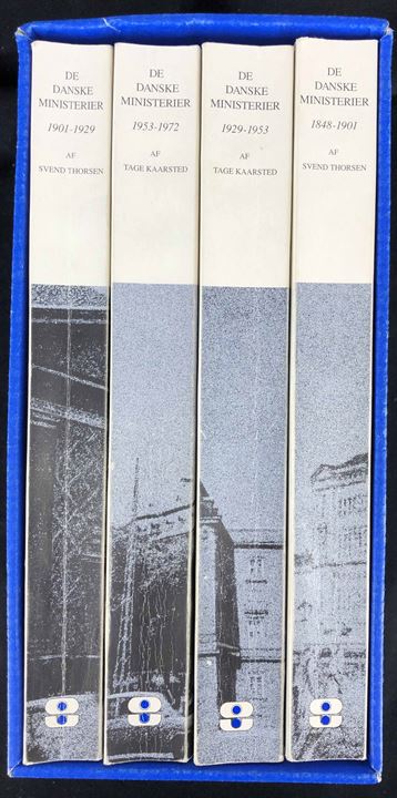 De danske Ministerier 1848-1972 af Svend Thorsen & Tage Kaarsted. Illustreret 4-bindsværk på over 2000 sider. Softcover i original kasette.