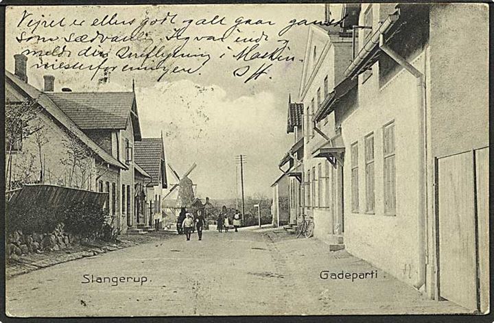 5 øre Fr. VIII i parstykke på brevkort (Gadeparti fra Slangerup) stemplet Kjøbenhavn d. 23.7.1907 til maskinmester ombord på S/S Aino, Antwerpen, Belgien - eftersendt til DFDS i København.