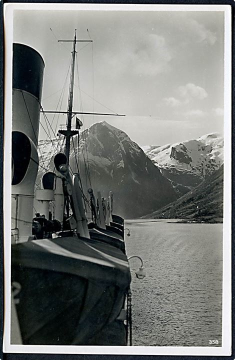 Norge. Ombord et skib i Sognefjord. C. M. & S. no. 358. 