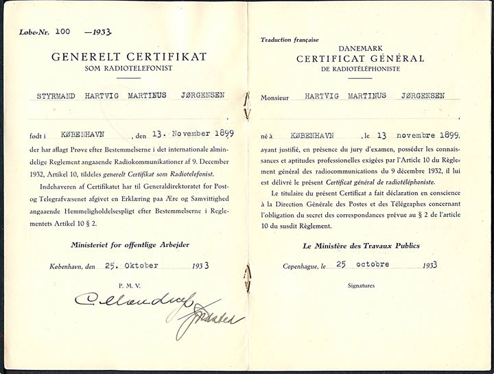 Radioekspedientcertifikat med foto fra Ministeriet for Offentlige Arbejder udstedt d. 25.10.1933. Sjælden.
