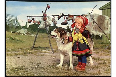 Norge. Lappige leger med sin hund. Knut Aune no. F - 1193 - 2. 