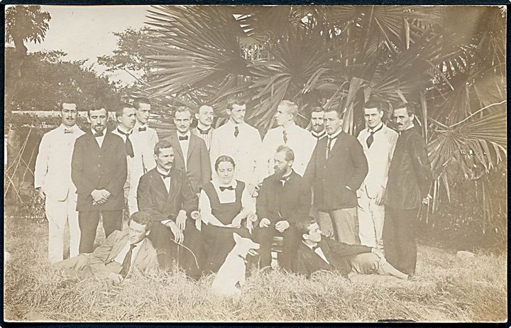 Gold Coast. Missionærer fra Basel Mission i Abakobi 1914. Fotokort u/no.
