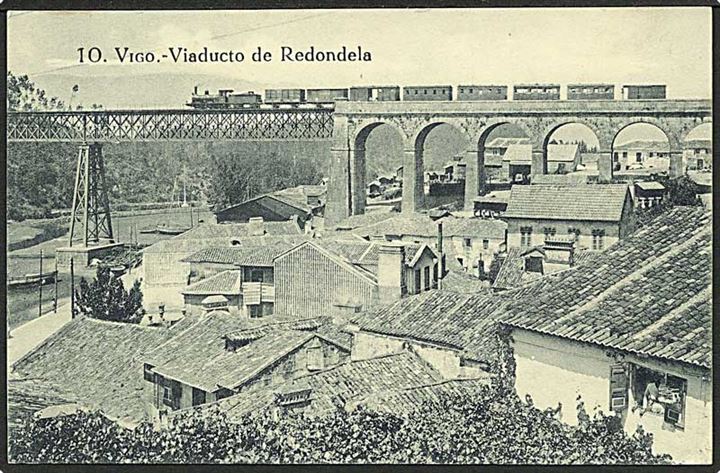 Tog paa vej over Viaducto de Redondela i Vigo, Spanien. Tufall no. 10.