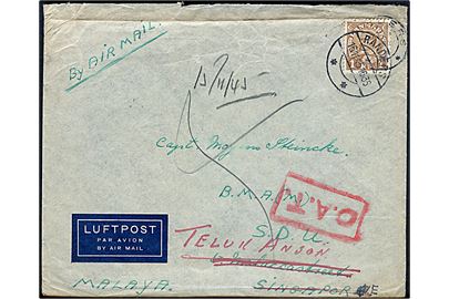 1 kr. Chr. X single på luftpostbrev fra Randers d. 16.11.1945 til dansk officer, Capt. Mogens Steincke, ved B.M.A. (M) i Singapore, Malaya - eftersendt til Teluk Anson. Rødt luftpost stempel O.A.T. (Onward Air Transmission) fra London.