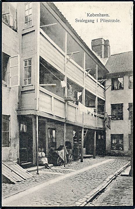København. Svalegang i Pilestræde. Fritz Benzen type III no. 573
