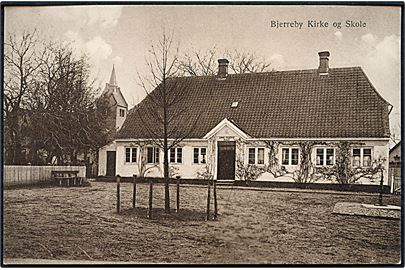 Bjerreby Kirke og Skole. Fotograf Schmidt no. y 4.