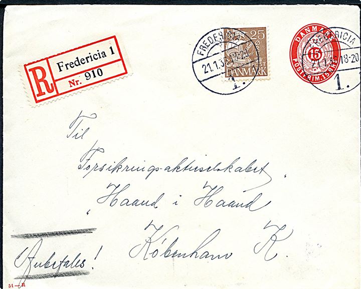15 øre helsagskuvert (fabr. 51-R) opfrankeret med 25 øre Karavel sendt anbefalet og annulleret med brotype Vc Fredericia 1. sn1 d. 21.1.1936 til København.