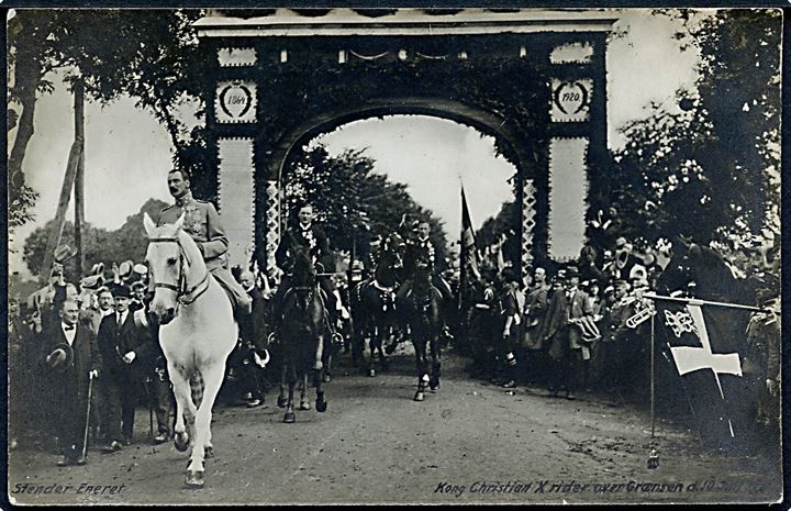 Genforeningen. Chr. X rider over grænsen d. 10.7.1920 ved Frederikshøj. U/no. 