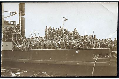 Genforeningen. Sønderjysk Kommando ankommer med færge til Haderslev d. 5.5.1920. U/no.