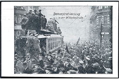 Berlin, Demonstrationstog i Wilhelmstrasse med sporvogn. Spartakist oprør 1919. U/no.