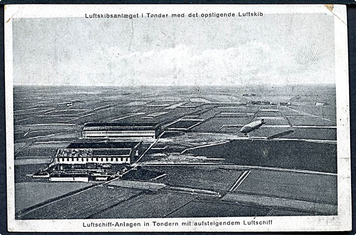 Tønder, luftskibsbasen med opstigende luftskib. M. Glückstadt & Münden no. 84210. Hj. knæk.