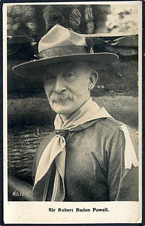 Sir Robert Baden Powell i spejder uniform. No. 11.