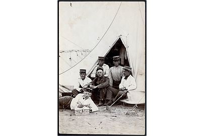 Høveltelejren (?) Soldater i teltlejr. Fotokort anvendt i Birkerød 1910.