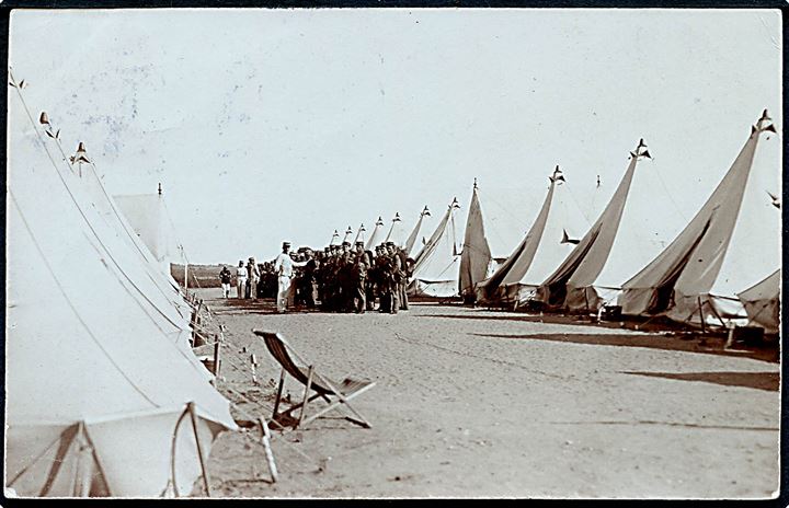 Høveltelejren (?) gade i teltlejr. Fotokort stemplet Birkerød d. 23.6.1910.