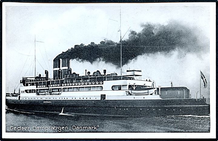 15 øre Karavel på brevkort (Dampfærgen Danmark) annulleret med tysk skibsstempel Deutsche Seepost Gjedser - Warnemünde F.b. d. 23.8.1933 til Berlin, Tyskland.