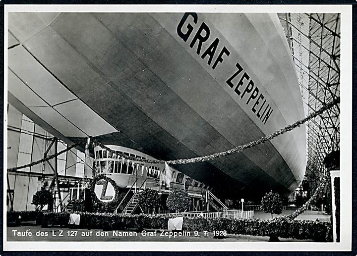 Zeppelin LZ 127 “Graf Zeppelin” ved navngivningen d. 9.7.1928. A. Weber u/no. Kvalitet 9