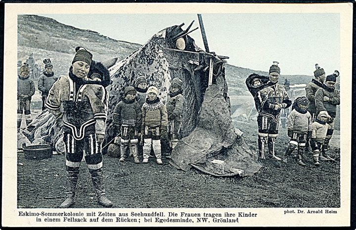 Brunner & Co. Serie 84 no. 18. Eskimo-Sommerkolonie mit Zelten aus Seehundfell. Foto Dr. A. Heim. Kvalitet 9