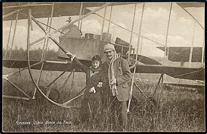 Flyveren Ulrik Birch og frue ved Maurice-Farman-maskinen “Ørnen” i Næstved. C. Hinding u/no. Kvalitet 8