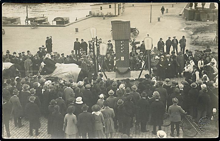 Nyborg, Fagenes fest optog på havnen. Fotograf E. Jensen ca. 1920 u/no. Kvalitet 7