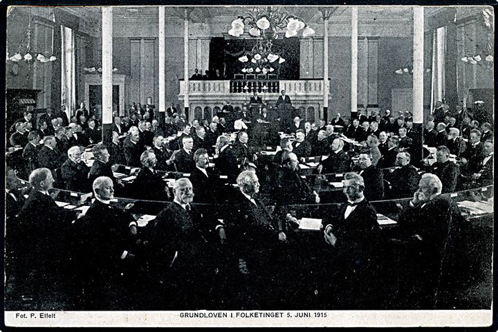 Politik. Grundloven i Folketinget d. 5.6.1915. Fotograf P. Elfelt u/no. Kvalitet 6