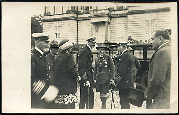 2. Verdens Jamboree Ermelunden 1924. Chr. X og Sir Robert Baden-Powell. Fotokort u/no.  Kvalitet 7