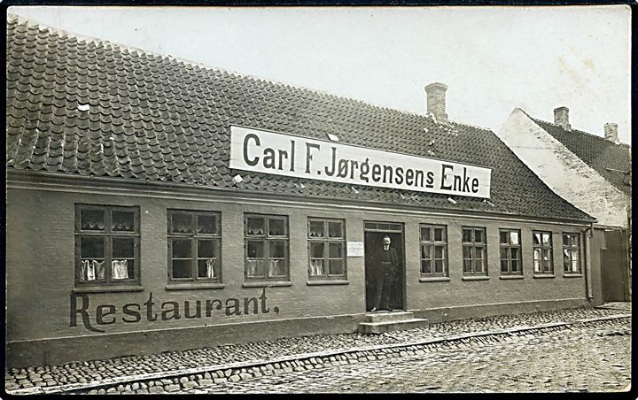 Store Heddinge, Carl F. Jørgensen’s Enke restaurant og filial af den Sjællandske Bondestands Sparekasse. U/no.  Kvalitet 7
