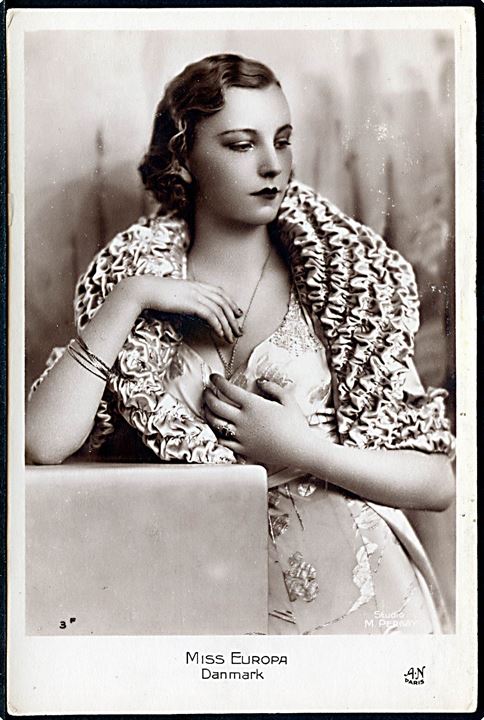 Miss Europa. Aase Clausen fra Danmark 1932. A.N. Paris no. 3F. Kvalitet 8