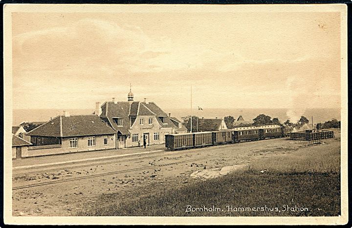 Hammershus, jernbanestation med damptog. Ændret navn til Sandvig i 1914. Frits Sørensen no. 2129. Kvalitet 8