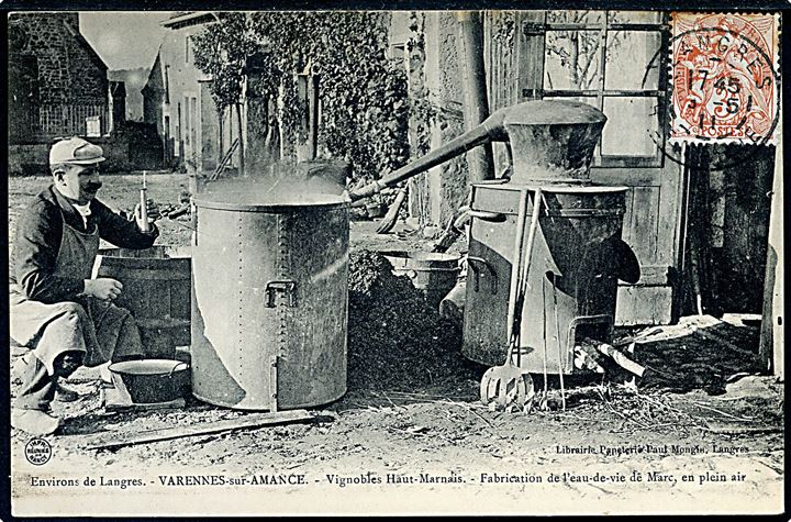 Frankrig, Varennes-sur-Amance, fremstilling af eau-de-vie de marc - fransk grappa.