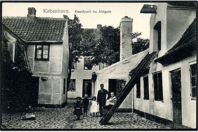 København. Gaardparti fra Allégade. Fritz Benzen type IV no. 621