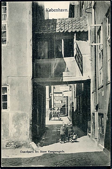 København. Gaardparti fra Store Kongensgade (Tekst for oven og neden) Fritz Benzen type IV no. 623