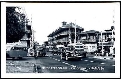 Panama, Cruce Ferrocarril, Ave. Central med biler.