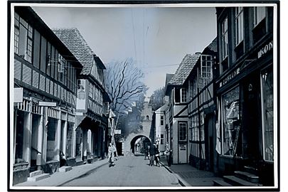 Faaborg, Vestergade med Byporten. Fotografi ca. 11x15½ cm. Forlæg til fremstilling af postkort fra Rudolf Olsens Kunstforlag.