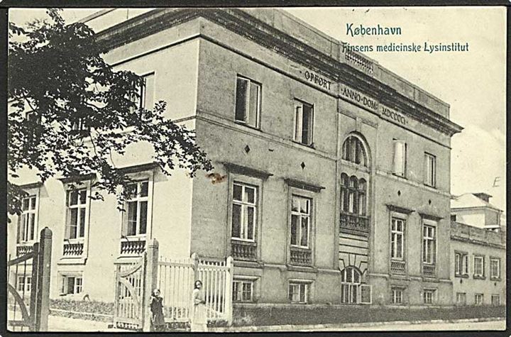 3 øre Tofarvet og 2 øre Bølgelinie på brevkort (Finsens medicinske Lysinstitut) fra Kjøbenhavn d. 5.6.1906 til Hesselager.