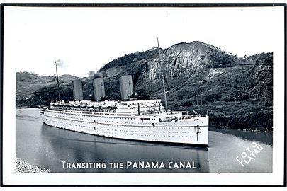 Empress of Britain, S/S, passere Panama kanalen. Latau u/no.