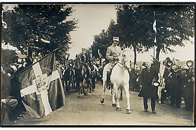Genforeningen. Chr. X til hest og toldforvalter Hans Poulsen ved Frederikshøj d. 10.7.1920. Fotokort u/no.
