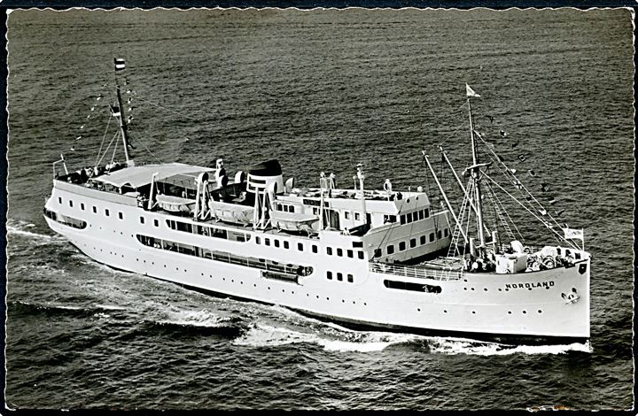 10 pfg. Heuss på brevkort (M/S Nordland) annulleret med skibsstempel Deutsche Schiffspost MS Nordland Travemünde-Skandinavien d. 6.8.1960 til Duisburg, Tyskland.