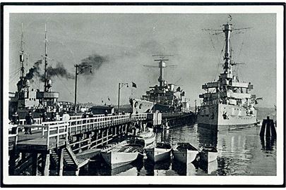 Orlogsskibe ved Scharnhorst-Brücke, Kiel-Wik. 