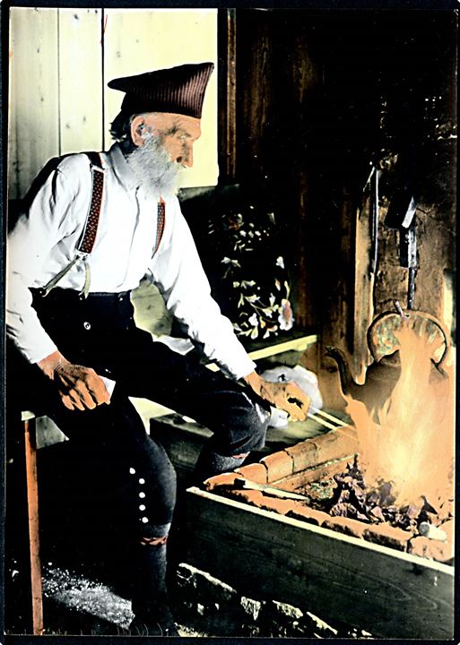 Færøerne. Old fisherman at his fireplace. Ásmundur Poulsen u/no. 