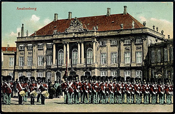 København. Amalienborg Slot med vagtparaden. C. St. no. 67641. 