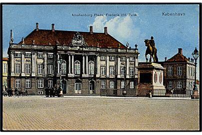 København. Amalienborg Plads, Frederik VIII Palæ. No. 12034. 