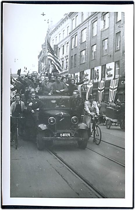 Befrielsen. Folkemængde i København i forbindelse med befrielsen 1945. Fotokort u/no.