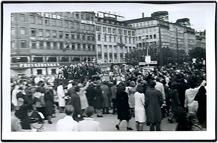 Befrielsen. Modstandsfolk i lastvogn i befrielsesdagene 1945. Fotokort u/no.