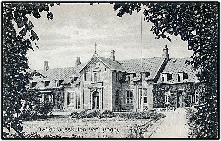 Landbrugsskolen ved Lyngby. Knud Henriksens Boghandel no. 20712. 
