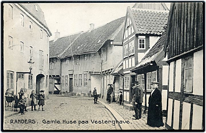 Randers. Gamle Huse paa Vestergrave. Stenders no. 12485. 