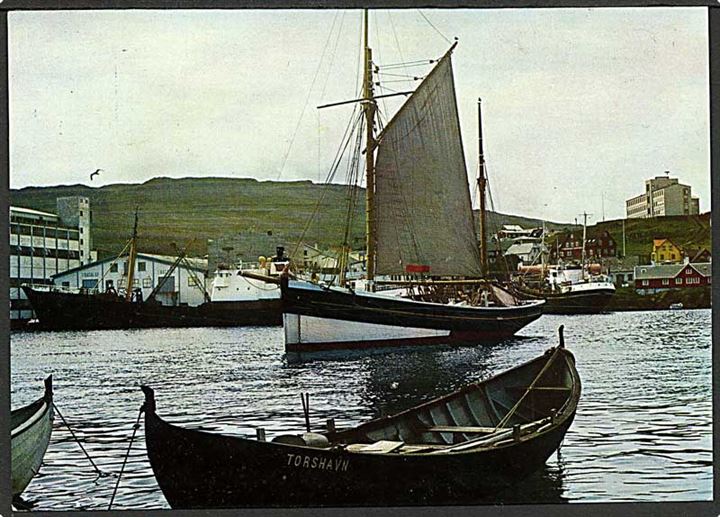 Havneparti fra Tórshavn. A. Poulsen u/no. Kortet har været opklæbet.