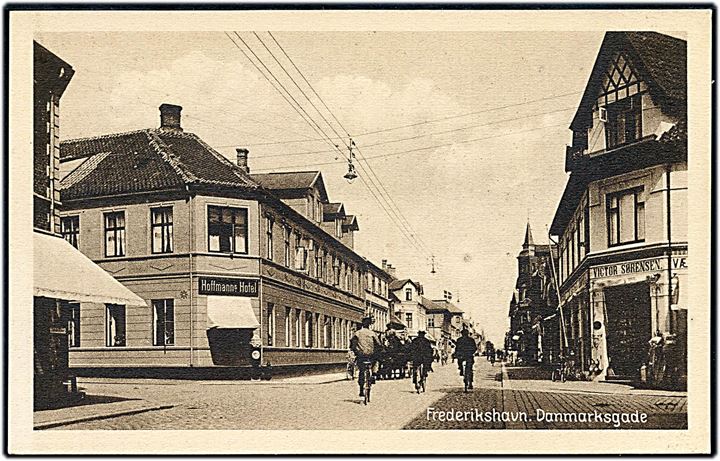 Frederikshavn, Danmarksgade med Hoffmann's Hotel. Stenders no. 60407. 